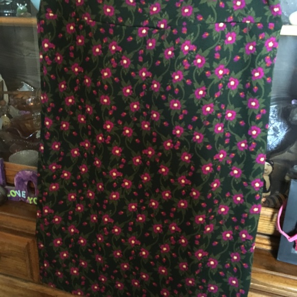 Lularoe Cassie Large - Picture 4 of 4